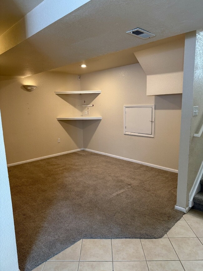 Building Photo - *LIMITED TIME OFFER!* Secure your move-in before December 31, 2025, and enjoy a $1,000 discount o...