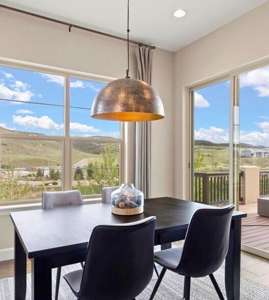 Building Photo - 10659 Montecito Dr