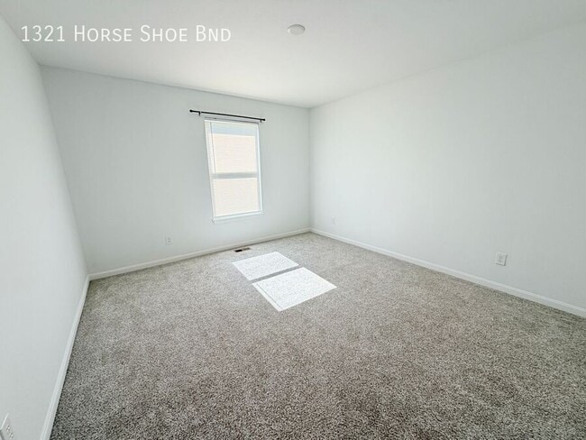 Building Photo - 1321 Horse Shoe Bnd