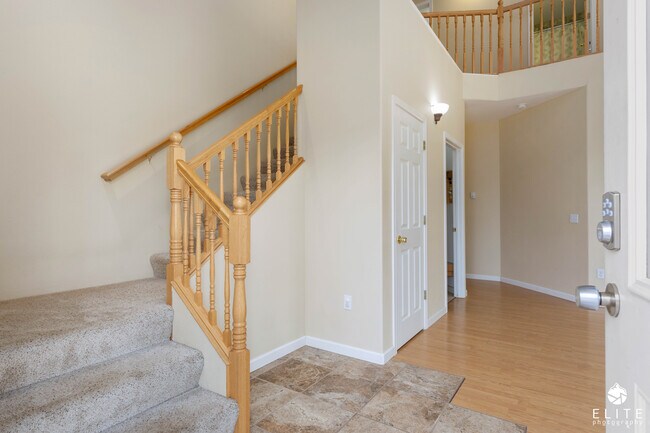Building Photo - 2454 Tulik Dr