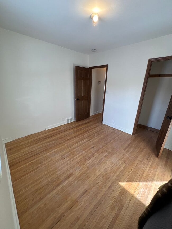 Building Photo - Single Family Home - GREAT Location - High End Finishes