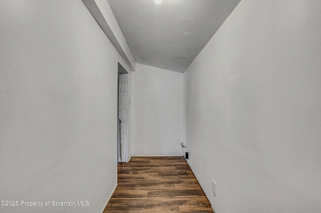 Building Photo - 2528 Boulevard Ave