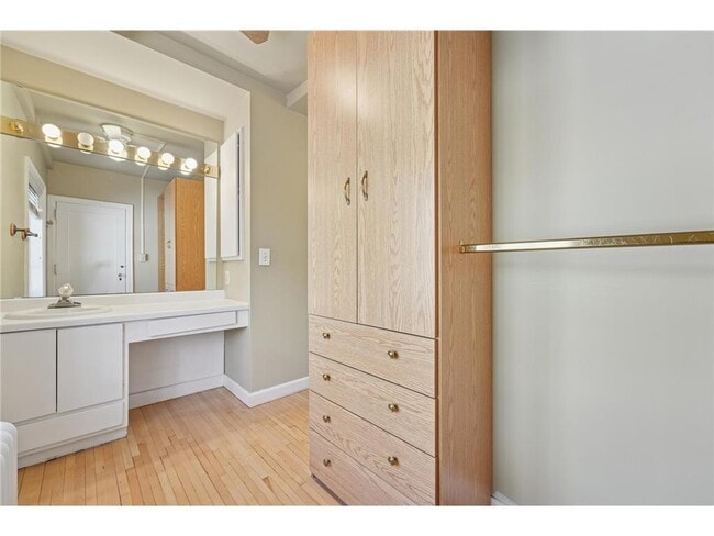 Building Photo - 1721 Humboldt Ave S