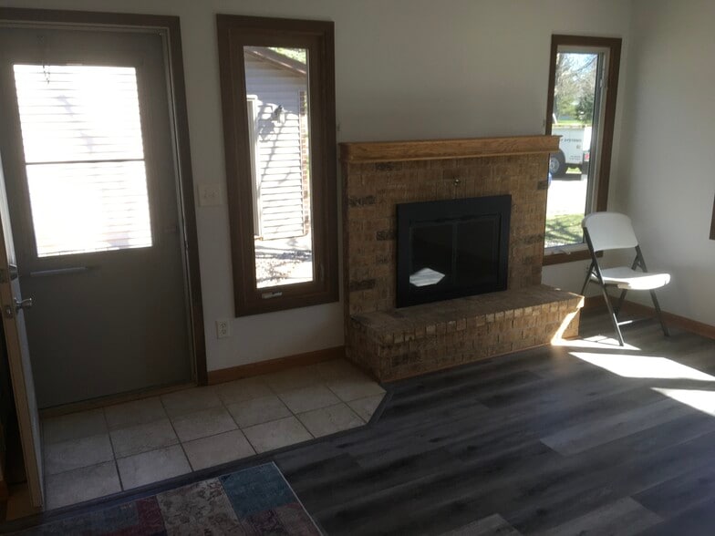 Building Photo - 4674 Lenore Ln