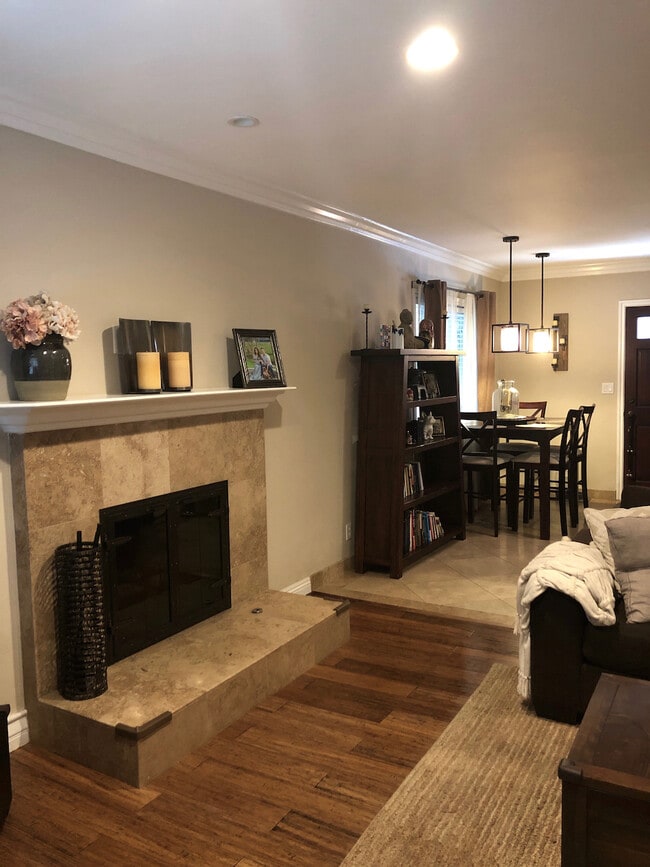 Building Photo - 2118 Ernest Ave