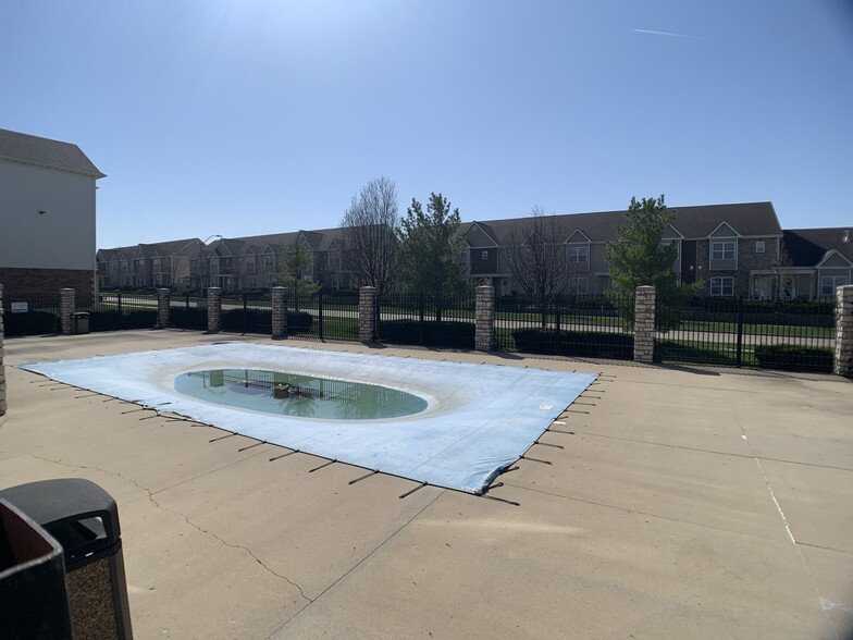 Building Photo - 6255 Beechtree Dr