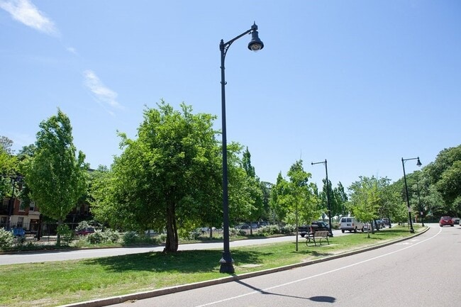 Building Photo - 1743 Commonwealth Ave