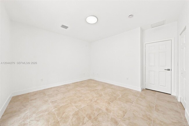 Building Photo - 145 NE 60th St