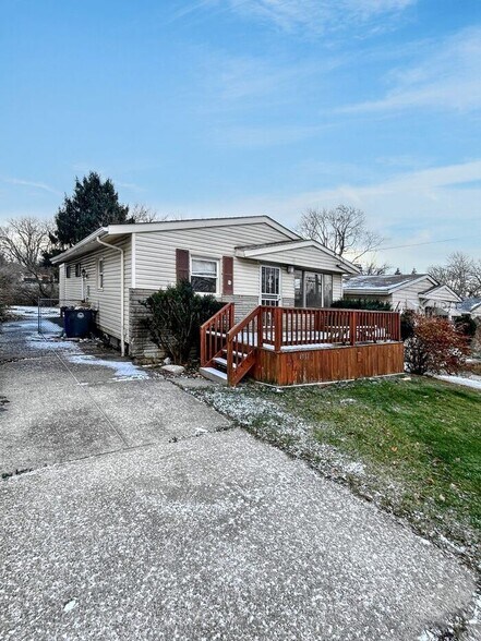 Building Photo - 4737 E 174th St