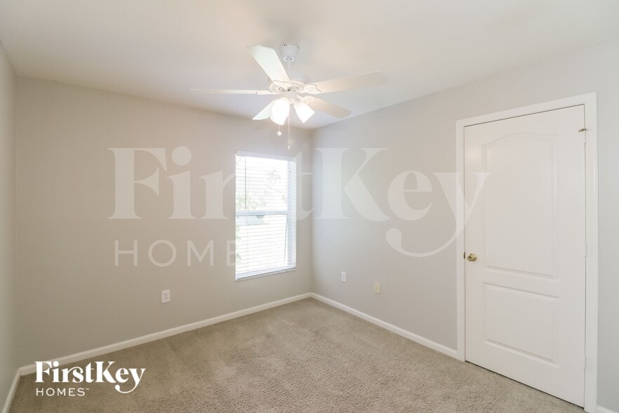 Building Photo - 25808 Risen Star Dr