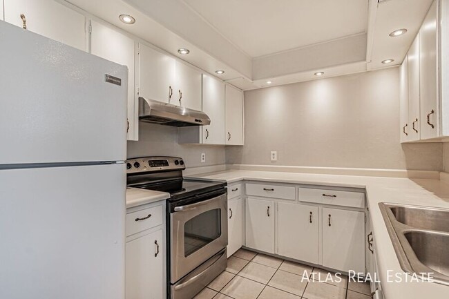 Building Photo - 9462 W 65th Ave