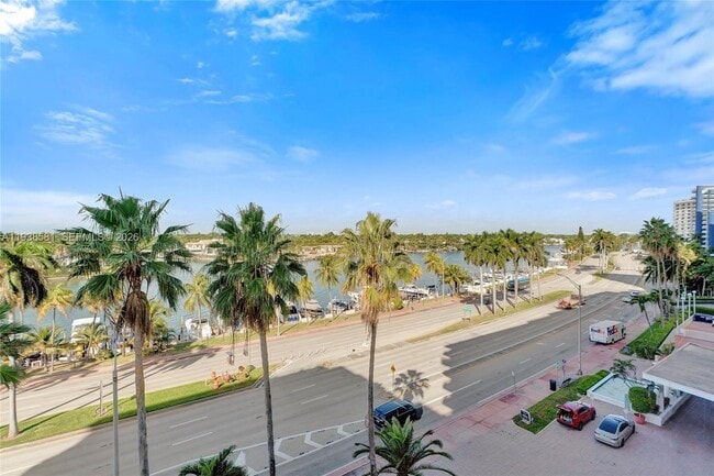 Building Photo - 5005 Collins Ave