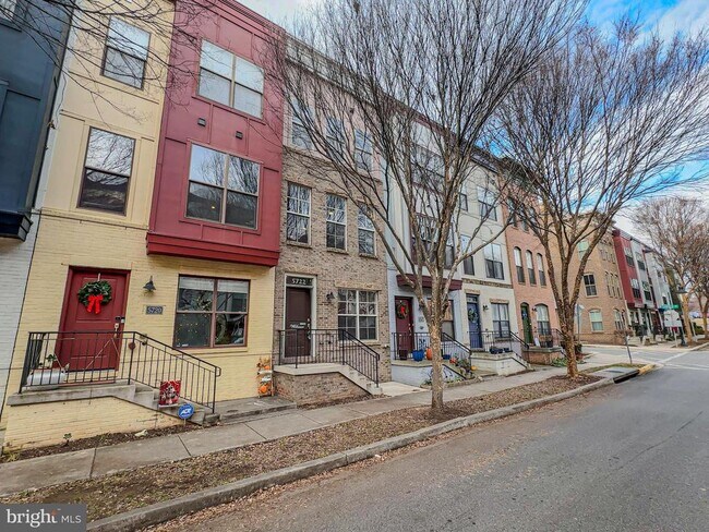 Building Photo - 5722 45th Ave