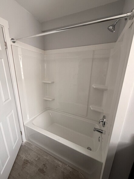 Building Photo - 412 Hillview Plz