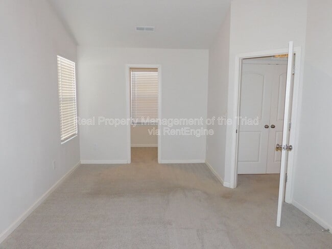 Building Photo - 18 Covey Ct