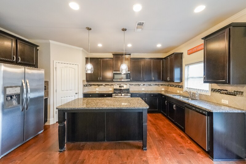 Building Photo - 408 After Glow Smt