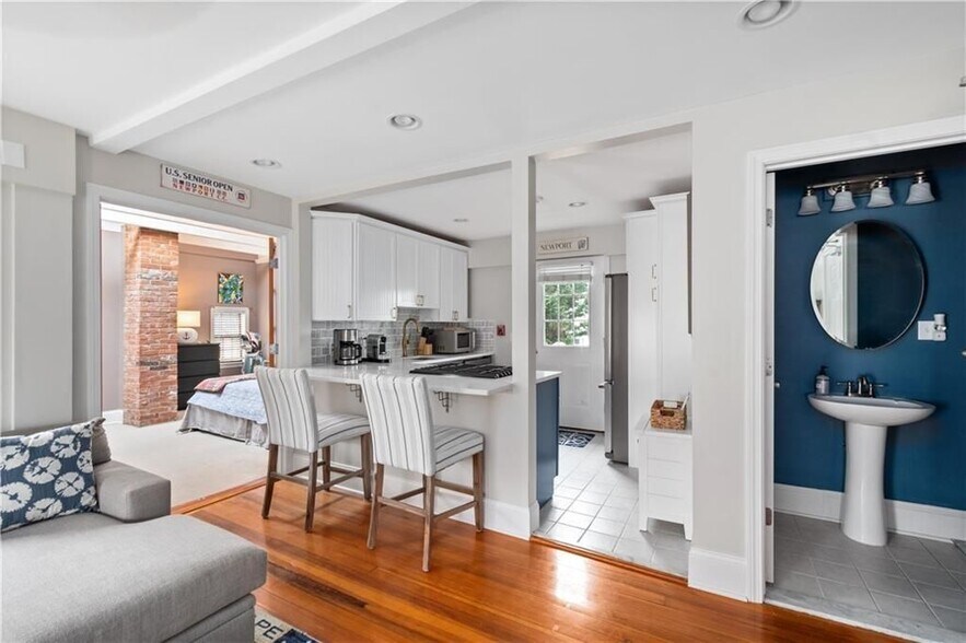 Building Photo - 22 Stockholm St