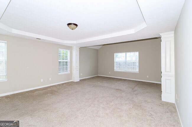 Building Photo - 3352 Hershey Dr