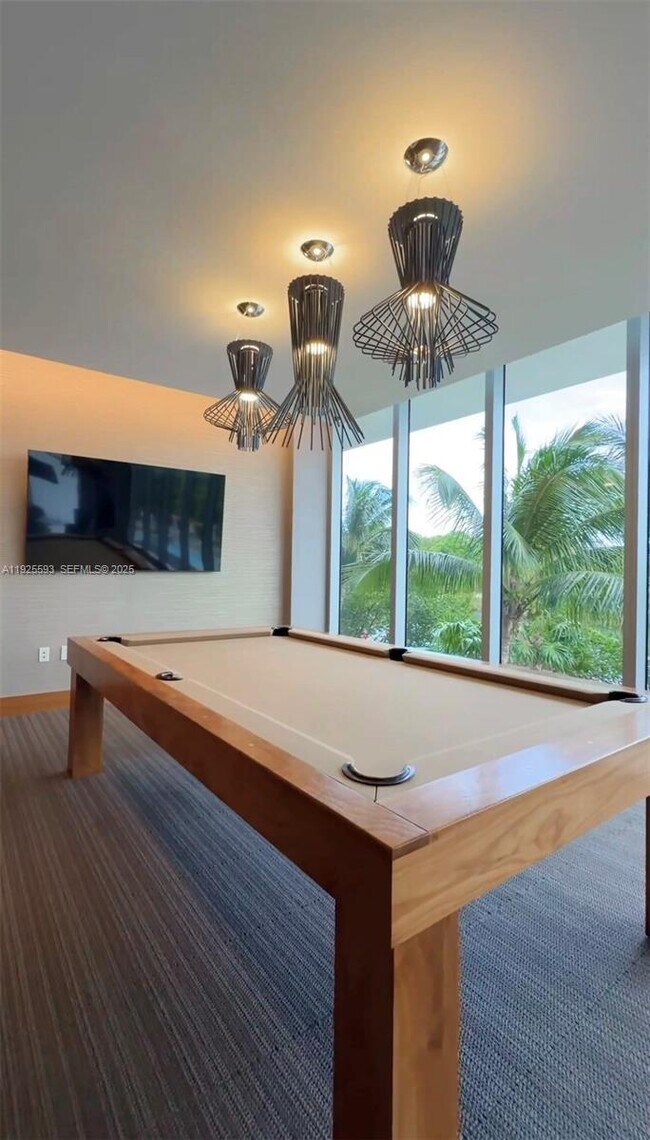 Building Photo - 16385 Biscayne Blvd