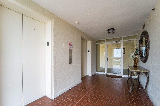 Building Photo - 200 Ocean Trail Way