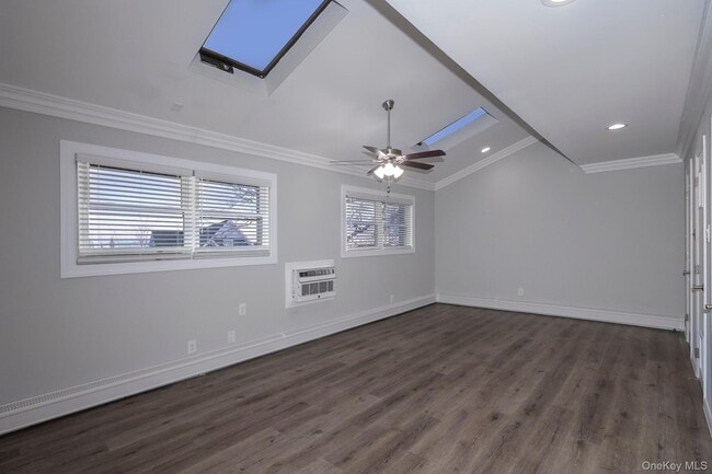 Building Photo - 5 Merman Pl
