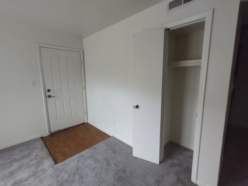 Building Photo - 600 Reusens Rd