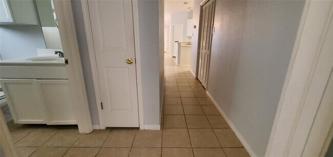 Building Photo - 8617 Talyne Chaise Cir