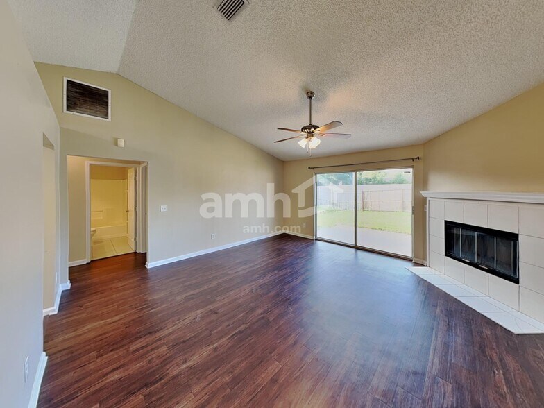 Building Photo - 11367 Monument Landing Blvd
