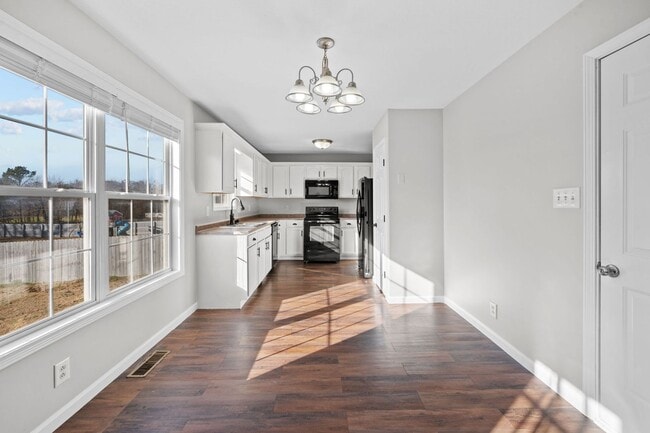 Building Photo - Spacious 3-Bedroom, 2-Bath Home with Over 2,000 Sq. Ft. in Oak Grove