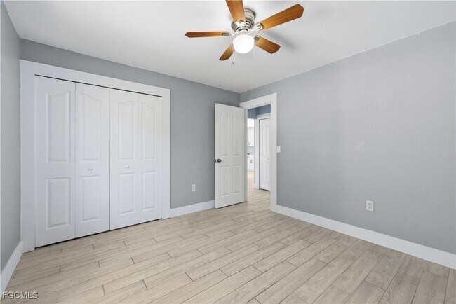 Building Photo - 1134 NE 4th Pl