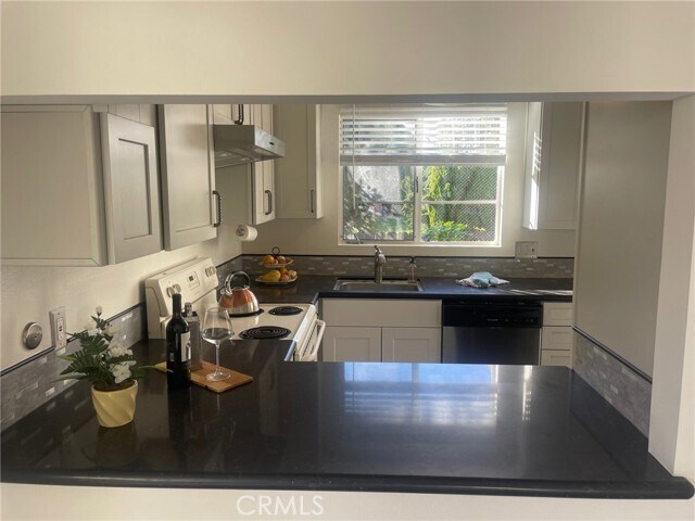 Building Photo - 23033 Maple Ave