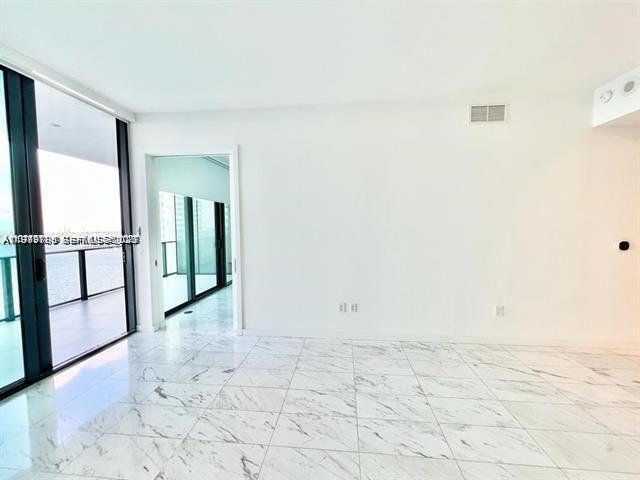 Building Photo - 480 NE 31st St