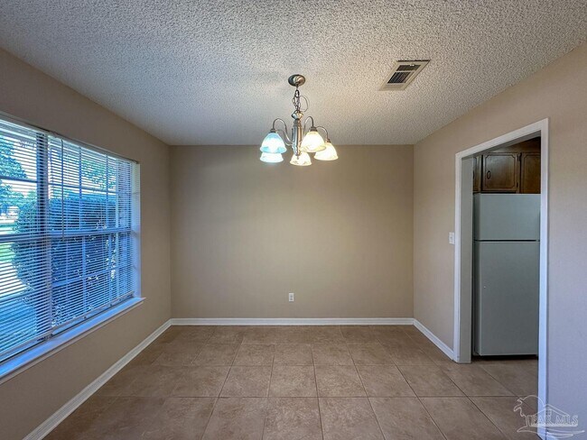 Building Photo - 3660 Buford Cir
