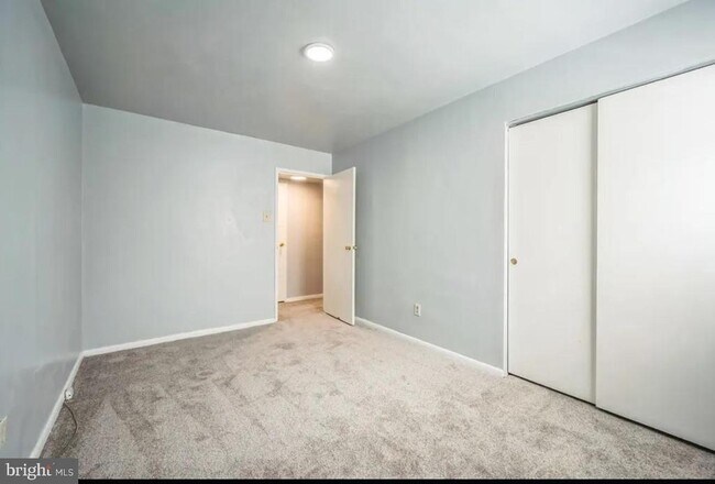Building Photo - 2619 Tremont St