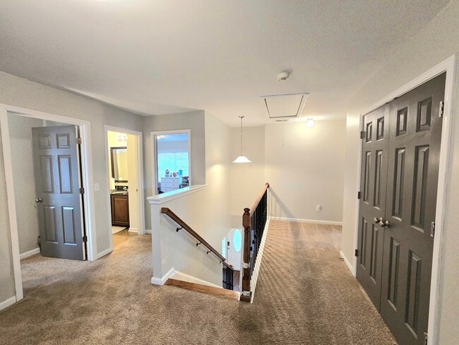 Building Photo - 525 Batty Way