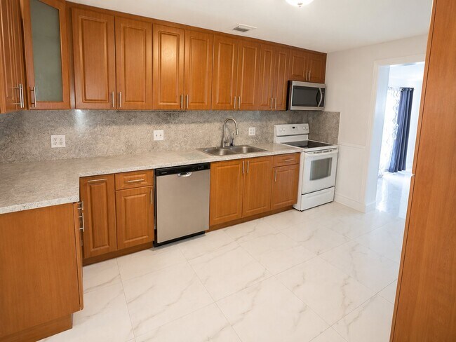Building Photo - 4054 SW 50th St