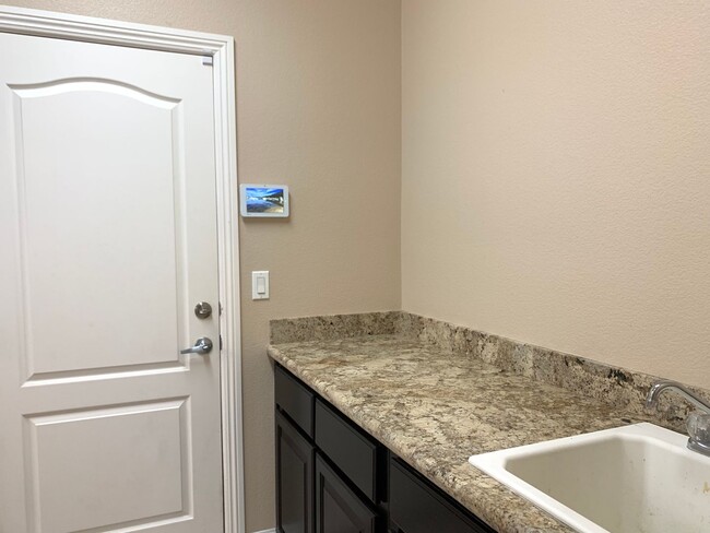 Building Photo - Four Bedrooms, Loft, and Downstairs Bedroo...