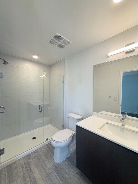 Building Photo - 100 NE 23rd St