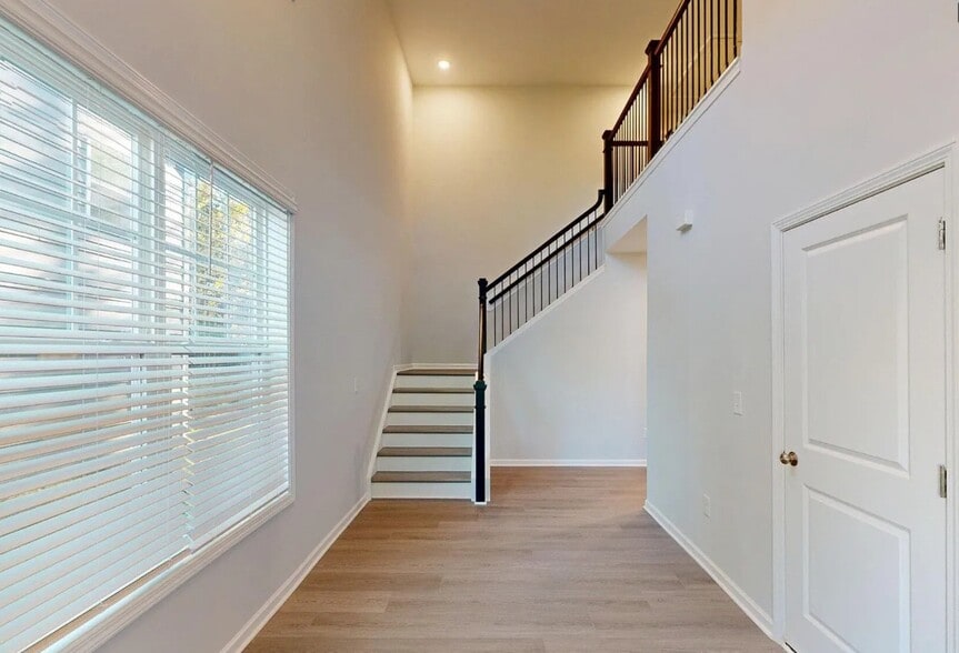 Building Photo - 130 Tawny Slope Ct