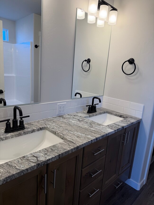 Building Photo - 2241 Great Basin Wy