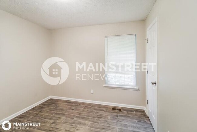 Building Photo - 6820 Summit View Dr, Flowery Branch, GA 30...