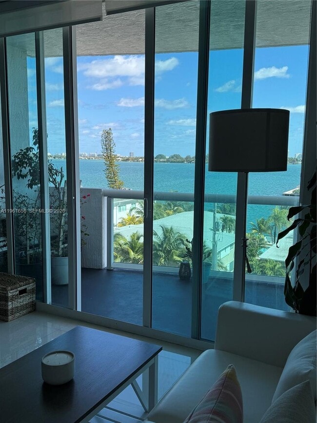 Building Photo - 7910 Harbor Island Dr