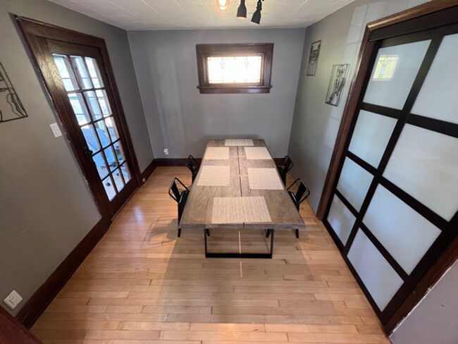 Building Photo - 334 N 60th St