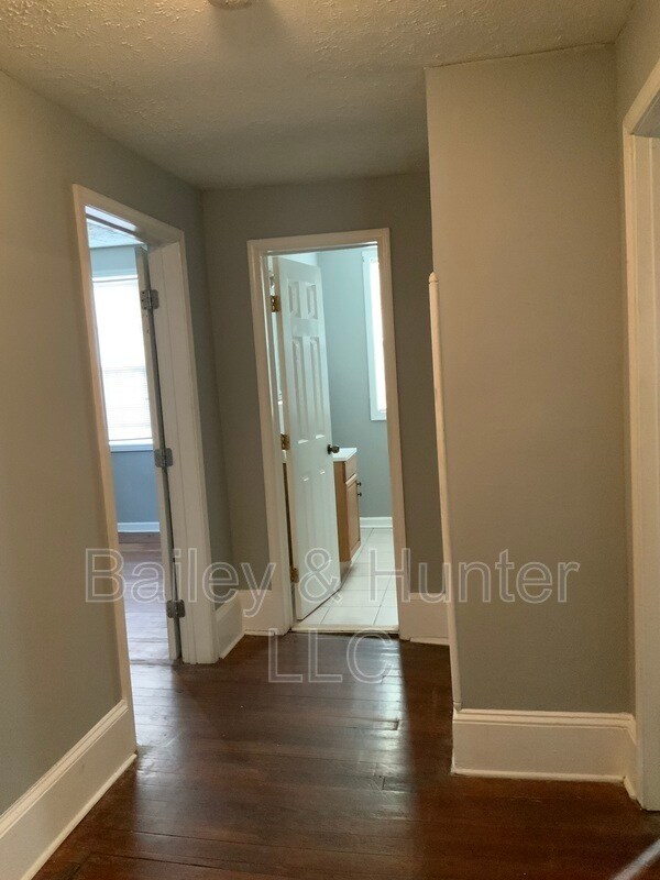 Building Photo - 486 E Ontario Ave SW