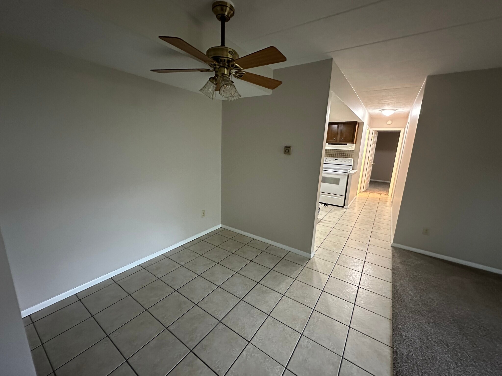 Building Photo - 956 S Lincoln St