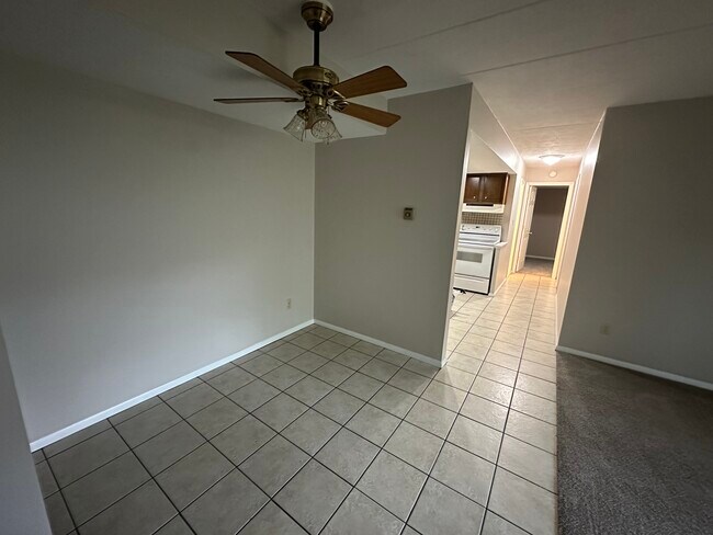 Building Photo - 956 S Lincoln St