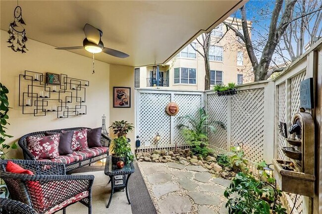 Building Photo - 203 14th St NE