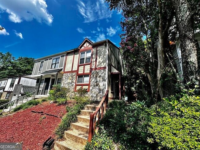 Building Photo - 1060 Falling Water Dr