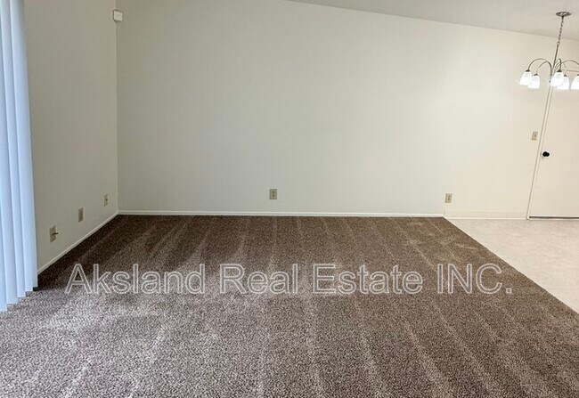 Building Photo - 200 Northwoods Ave