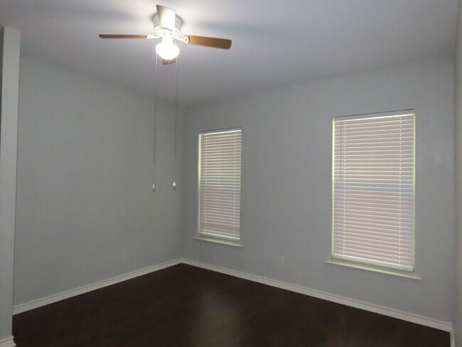 Building Photo - 2434 Haverhill Dr